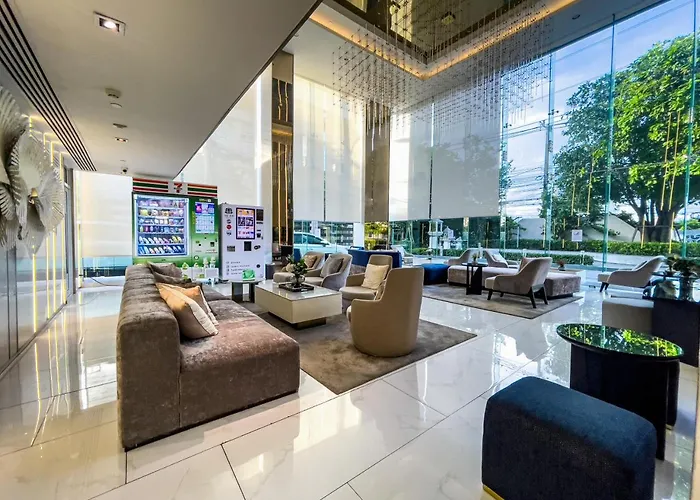 Near Bts Bearing L Rooftop Pool And Gym *