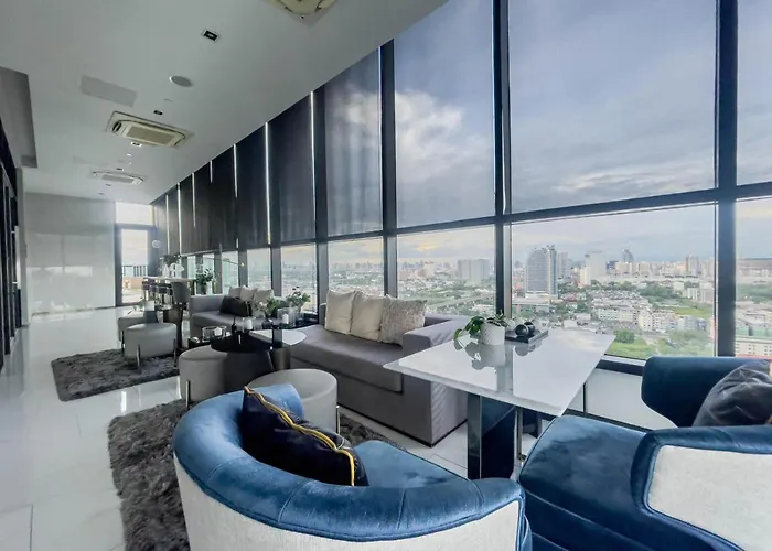 Near Bts Bearing L Rooftop Pool And Gym Apartment *