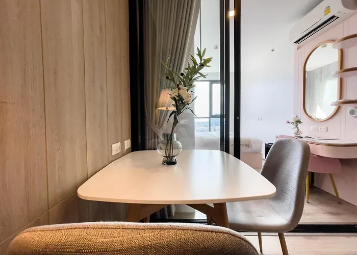Near Bts Bearing L Rooftop Pool And Gym * Bangkok