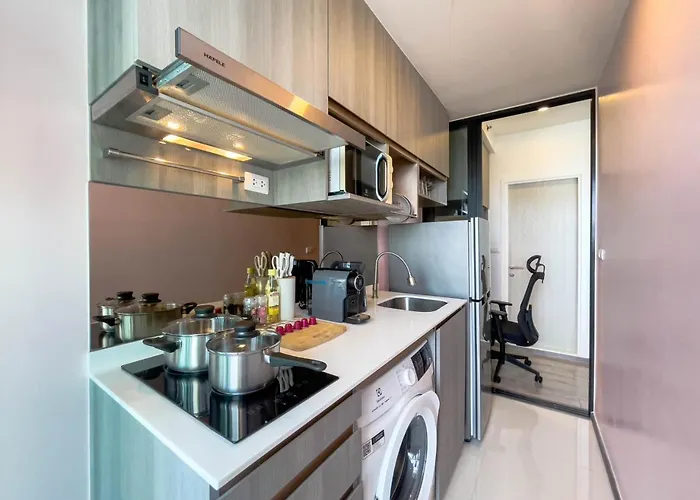 Apartment Near Bts Bearing L Rooftop Pool And Gym *