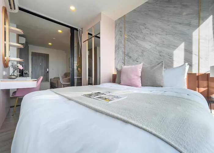 Apartment Near Bts Bearing L Rooftop Pool And Gym Bangkok