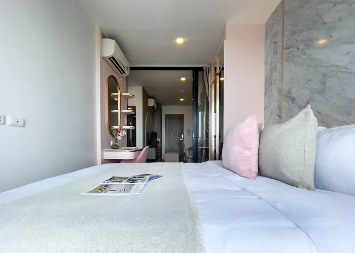Near Bts Bearing L Rooftop Pool And Gym * Bangkok