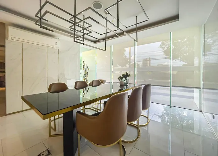 Apartment Near Bts Bearing L Rooftop Pool And Gym
