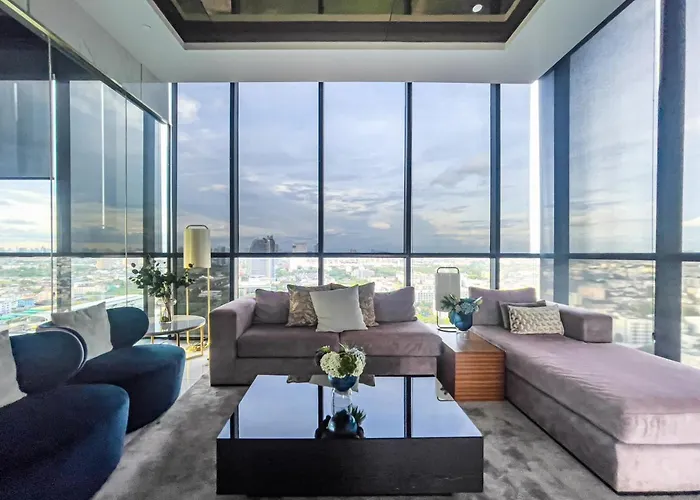 Near Bts Bearing L Rooftop Pool And Gym * Bangkok