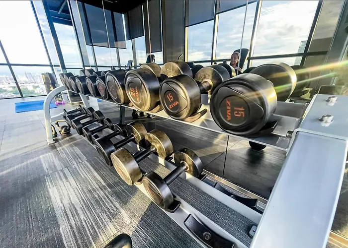 Near Bts Bearing L Rooftop Pool And Gym Apartment