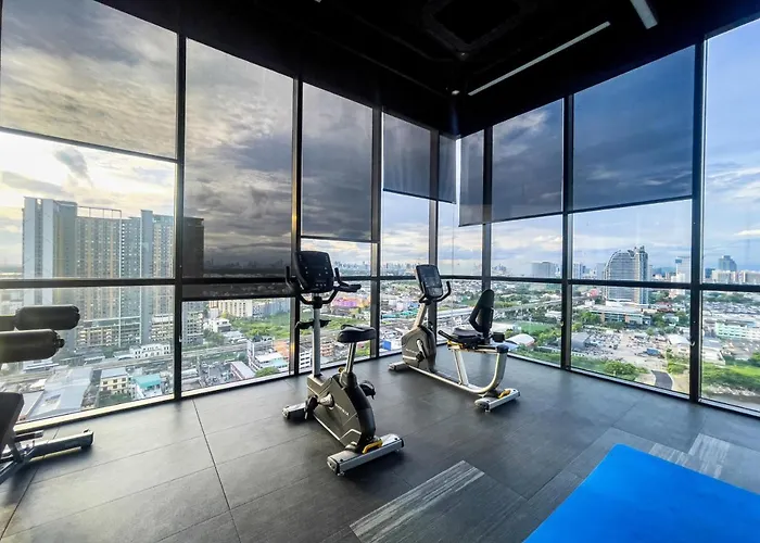 Apartment Near Bts Bearing L Rooftop Pool And Gym Bangkok